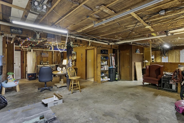 309 Kings Hl, Palacios, TX 77465 - basement with water heater