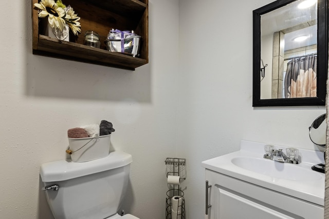 309 Kings Hl, Palacios, TX 77465 - full bath featuring vanity and toilet
