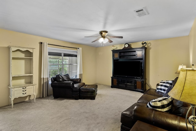 309 Kings Hl, Palacios, TX 77465 - carpeted living area with ceiling fan