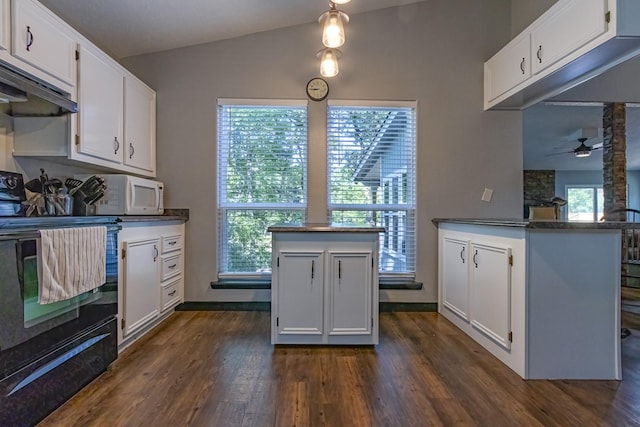 470 S Lakeview Dr, Point Blank, TX 77364 - kitchen featuring white microwave, a peninsula, dark wood-style flooring, a ceiling fan, and black range with electric cooktop