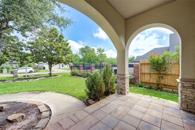 6613 Whitton Dr, Houston, TX 77085 - view of patio / terrace