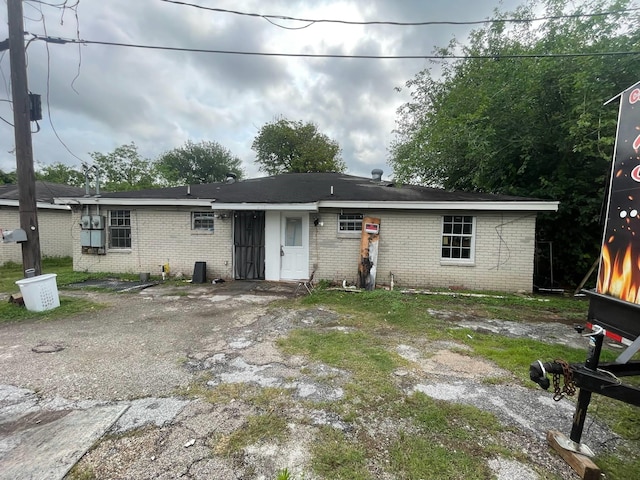 5118 Mallow St, Houston, TX 77033 - ranch-style home with brick siding