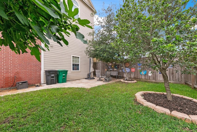 1708 Wilson St, Houston, TX 77019 - view of yard with a patio area
