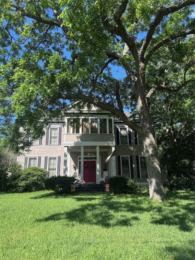 636 S Franklin, La Grange, TX 78945 - neoclassical / greek revival house with a front lawn