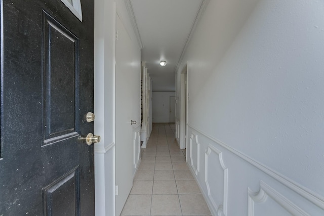 7938 Leonora St Unit B19, Houston, TX 77061 - hallway with light tile patterned floors