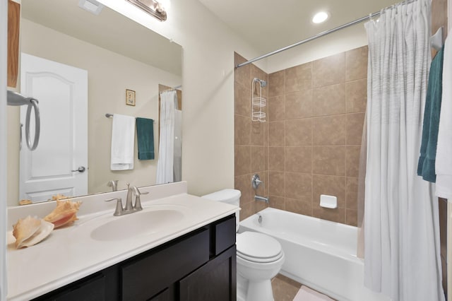 full bath featuring shower / tub combo, toilet, vanity, and recessed lighting