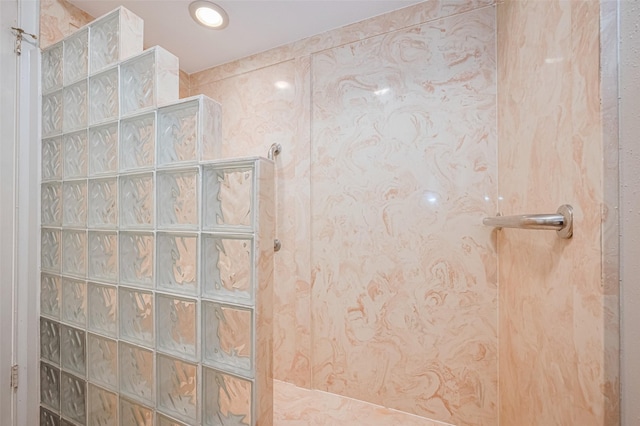 14555 Wunderlich Dr Unit 2307, Houston, TX 77069 - full bathroom featuring a walk in shower and recessed lighting