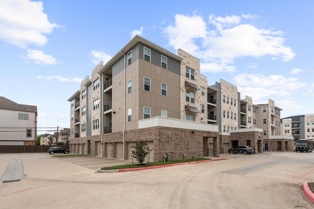 6804 Westview Dr Unit 2207, Houston, TX 77055 - view of apartment building / complex