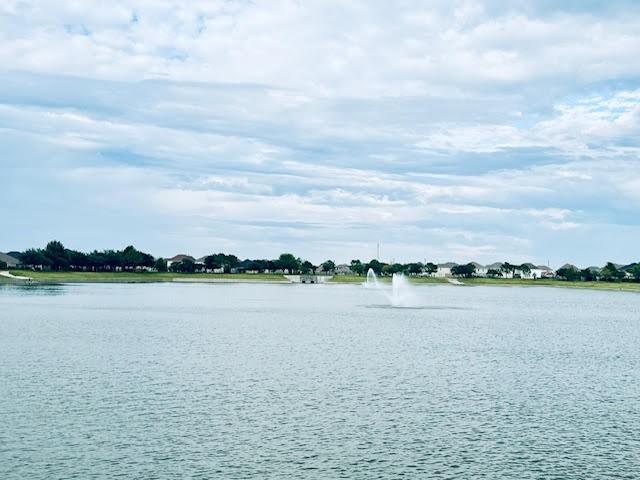 5318 Cilantro Ln, Baytown, TX 77521 - water view