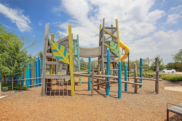 3119 Five Oaks Dr, Missouri City, TX 77459 - community play area with fence