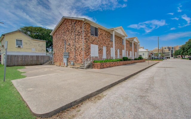 711 7th St, Galveston, TX 77550 - photo 2