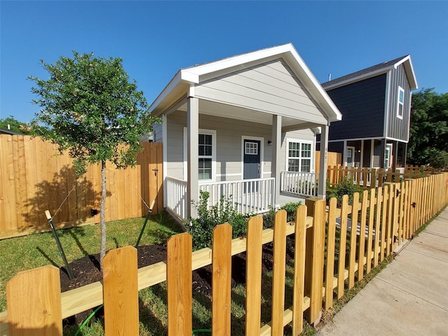 view of front facade featuring a porch