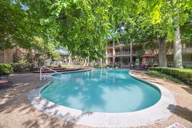 6549 Bayou Glen Rd, Houston, TX 77057 - view of community pool