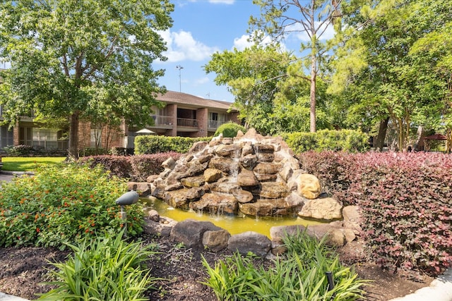 6549 Bayou Glen Rd, Houston, TX 77057 - view of yard with a small pond