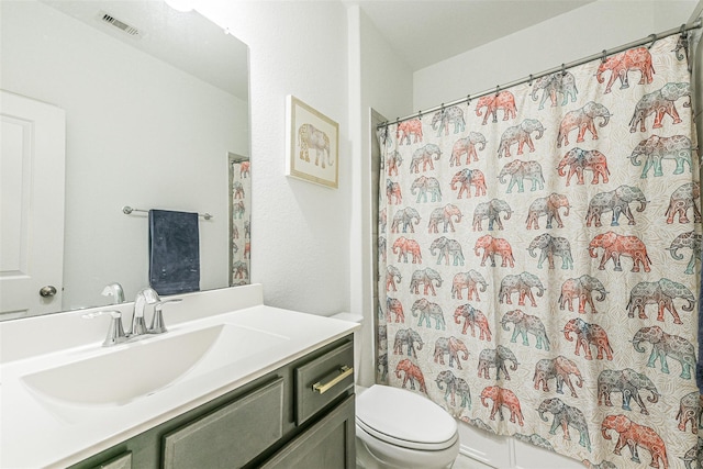 13510 Dovetail Canyon Ct, Rosharon, TX 77583 - full bathroom with vanity, toilet, and curtained shower