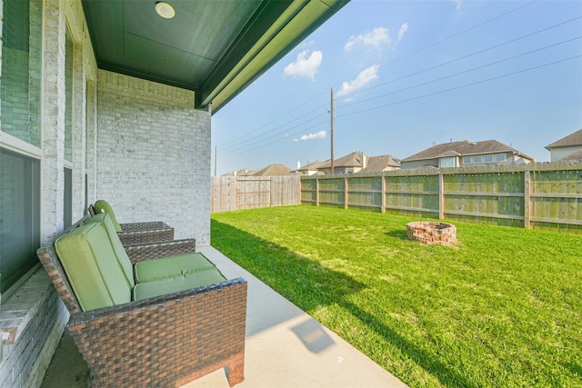 13510 Dovetail Canyon Ct, Rosharon, TX 77583 - view of yard with a fire pit
