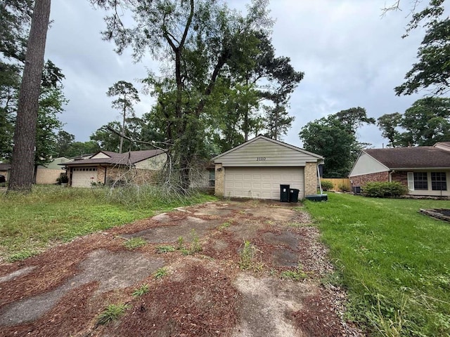 view of detached garage
