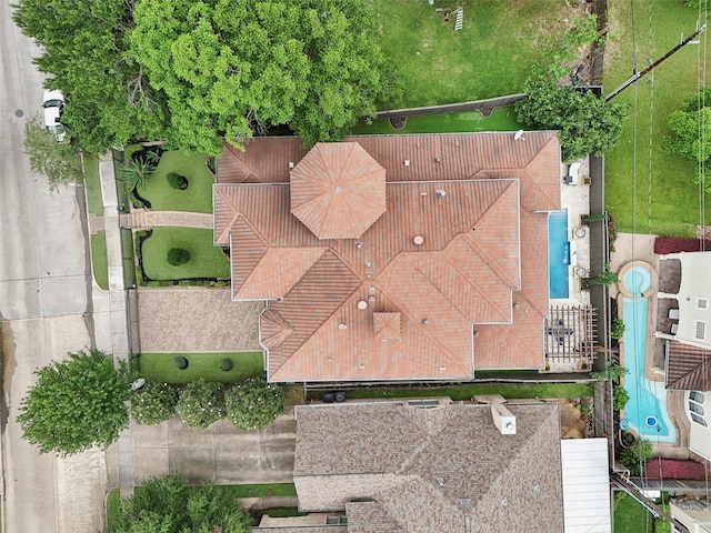 3109 Mcculloch Cir, Houston, TX 77056 - aerial view of a pool area