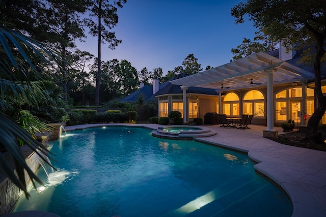 34 S Taylor Point Dr, The Woodlands, TX 77382 - view of swimming pool featuring a patio area and a pool with connected hot tub