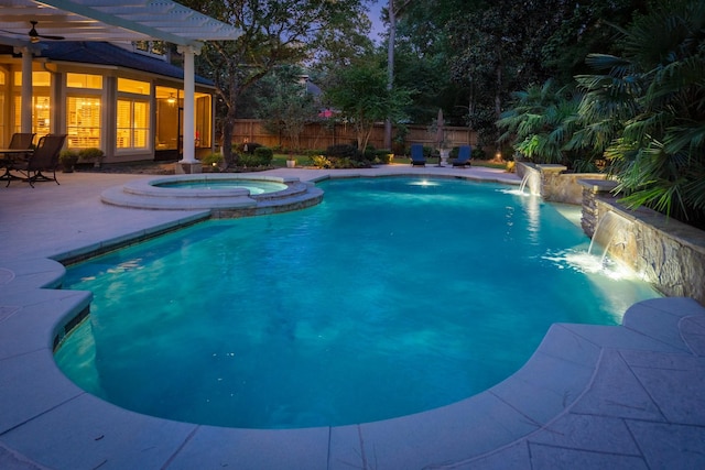 34 S Taylor Point Dr, The Woodlands, TX 77382 - view of pool featuring a patio area, a pool with connected hot tub, and a ceiling fan