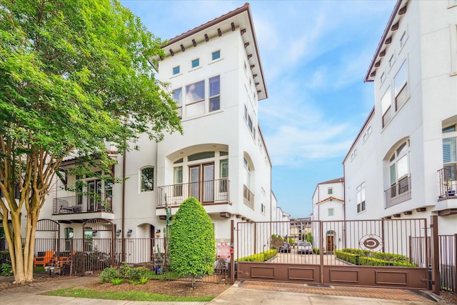 4209 Feagan St, Houston, TX 77007 - view of building exterior with fence