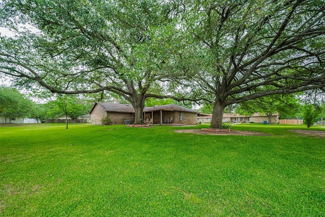 1745 15th St, Hempstead, TX 77445 - view of green lawn
