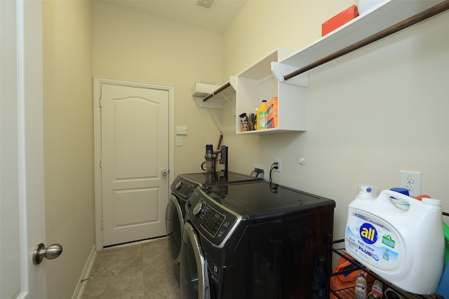 15623 Lavender Bay Ln, Cypress, TX 77429 - clothes washing area featuring independent washer and dryer, baseboards, and tile patterned flooring