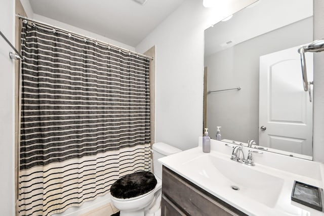4827 San Gregorio Ln, Katy, TX 77493 - full bath with toilet, vanity, and curtained shower