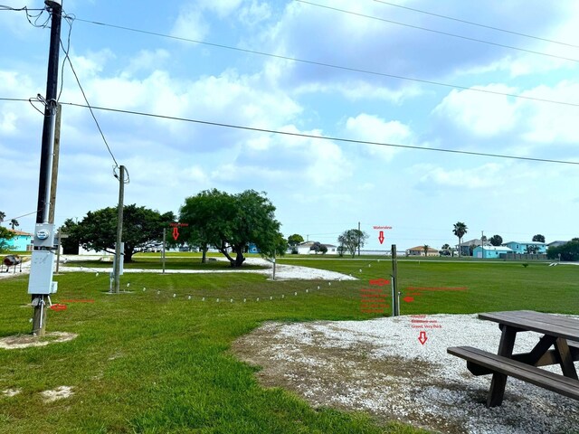 589 Swallow Dr, Palacios, TX 77465