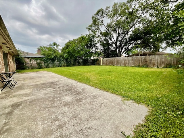 view of yard with a patio