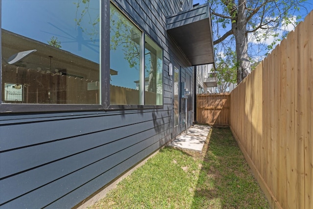 3914 Tulane St, Houston, TX 77018 - view of side of home with fence