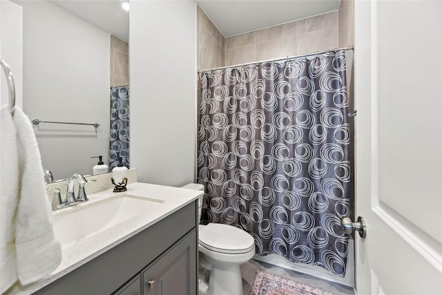 907 Falcon Hollow Ln, Pinehurst, TX 77362 - full bathroom with toilet, vanity, and a shower with curtain