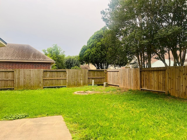 110 Chandler Ct, Sugar Land, TX 77479 - view of yard