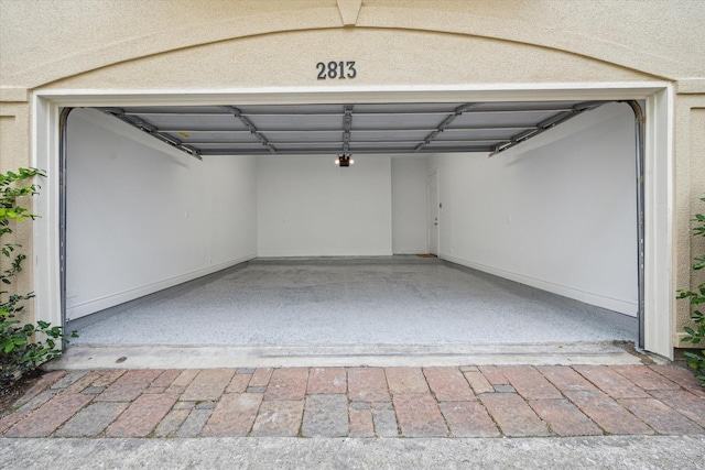 2813 Clinton Dr, Houston, TX 77020 - view of garage