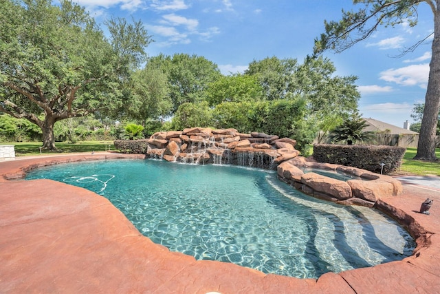 12710 Everhart Pointe Dr, Tomball, TX 77377 - swimming pool featuring an in-ground hot tub