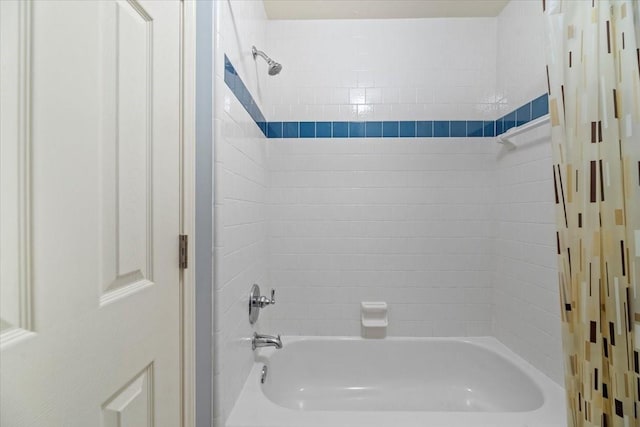 full bathroom with washtub / shower combination