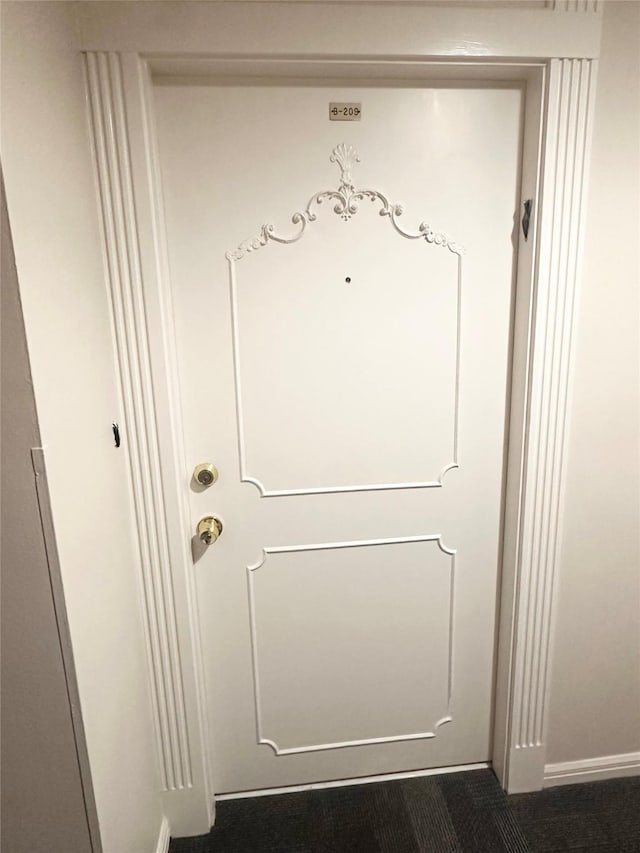 detailed view of baseboards