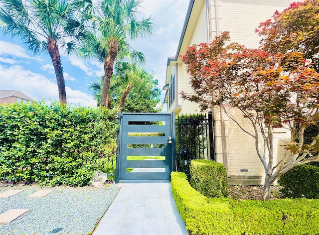 gate featuring fence
