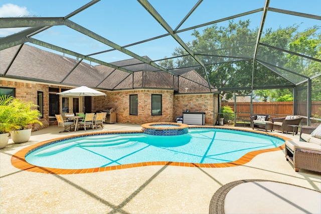 54 Scotch Pine Ct, Lake Jackson, TX 77566 - view of swimming pool featuring an outdoor hangout area, a patio, fence, and a pool with connected hot tub