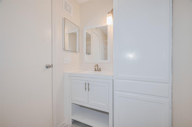 1900 Bay Area Blvd Unit 184, Houston, TX 77058 - bathroom featuring vanity
