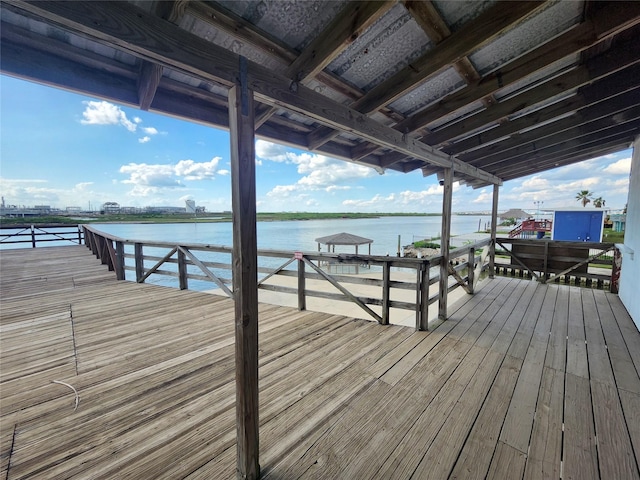 dock featuring a water view