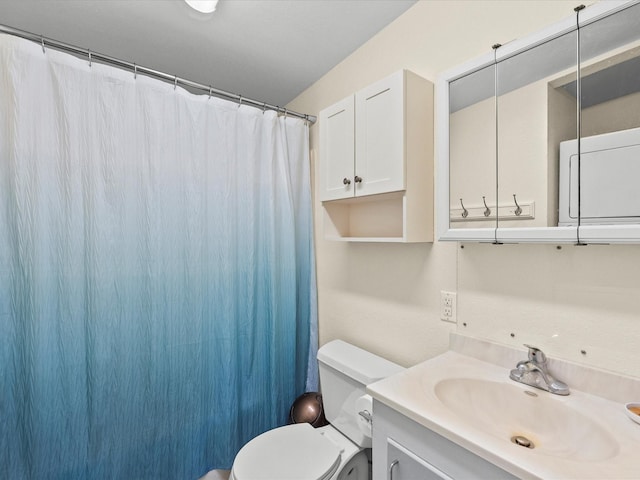 1134 Canal Dr, Surfside Beach, TX 77541 - full bath with vanity and a shower with curtain