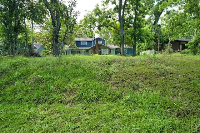 524 Oak Dr, Lake Jackson, TX 77566 - view of yard