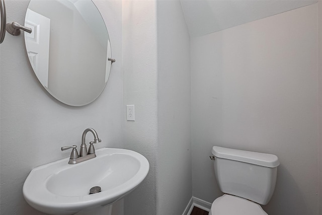 18314 Madisons Crossing Ln, Tomball, TX 77375 - bathroom featuring a sink and toilet