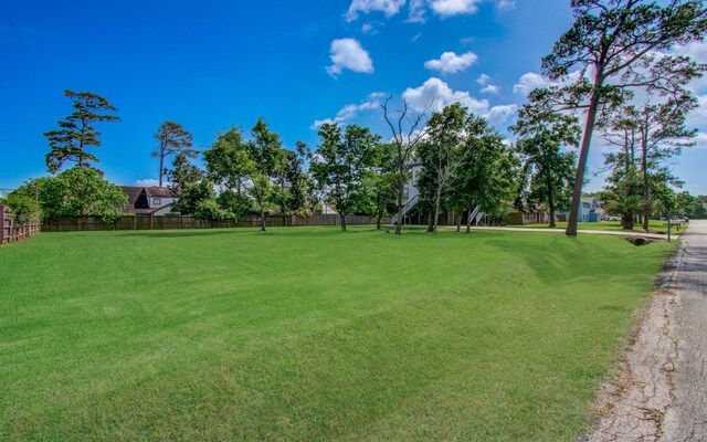 613 Shadylawn St, Shoreacres, TX 77571