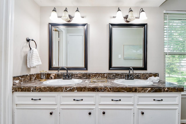4719 Theall Rd, Houston, TX 77066 - full bath featuring double vanity