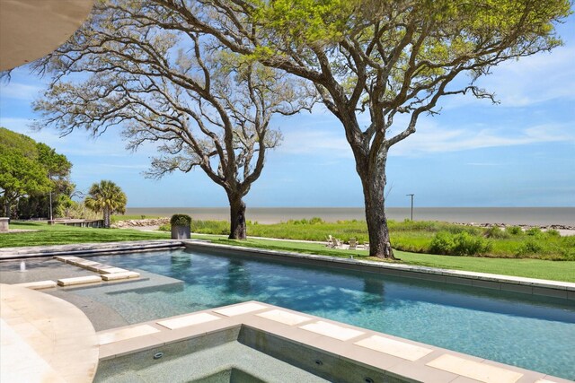 633 Quintana Roo Pl, Seabrook, TX 77586 - swimming pool featuring a water view