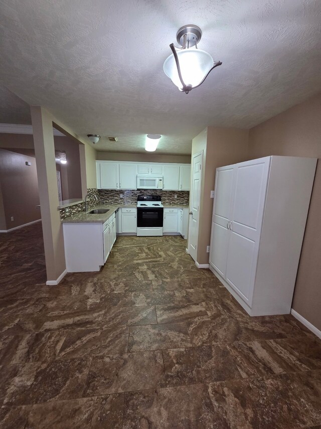 9325 Sioux Dr, La Porte, TX 77571 - photo 8