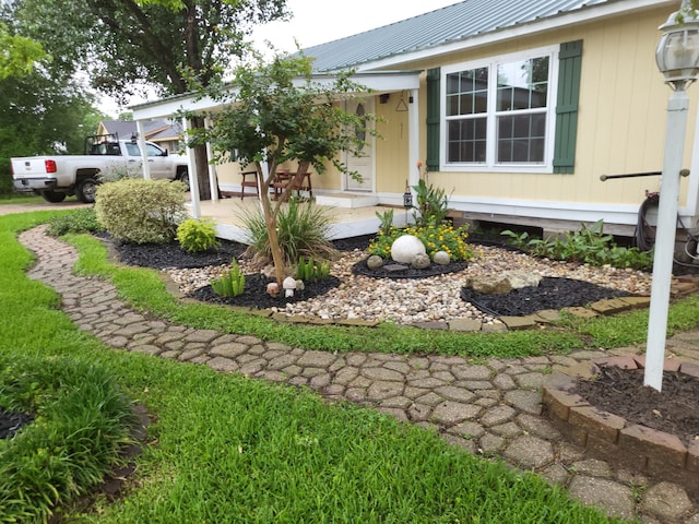 639 Manor St, Houston, TX 77015 - view of yard