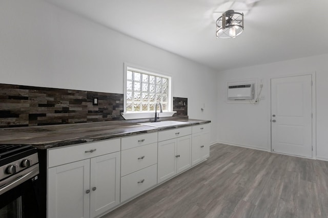 639 Manor St, Houston, TX 77015 - spare room with dark wood-style flooring and baseboards